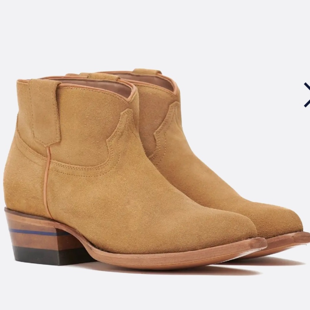 Alvie’s short cowgirl boots brown